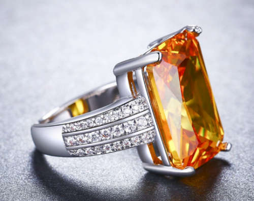 Amazing 6 carat Radiant cut Simulated Diamond Ring. Size 9.