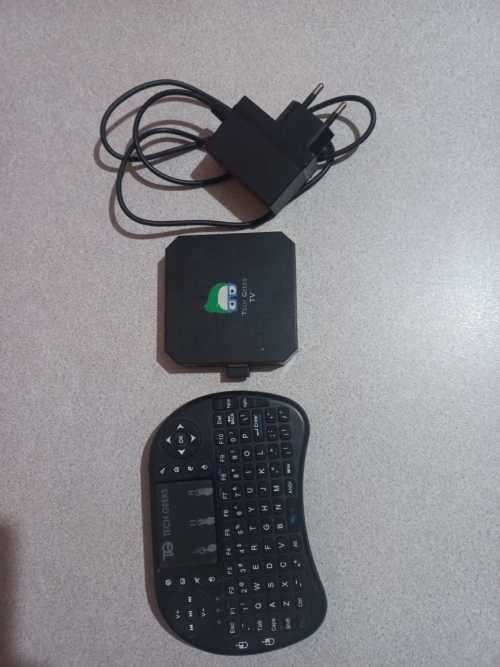 Tech Geeks 4K Android TV Box+Wireless Keyboard+DSTV Now & Netflix