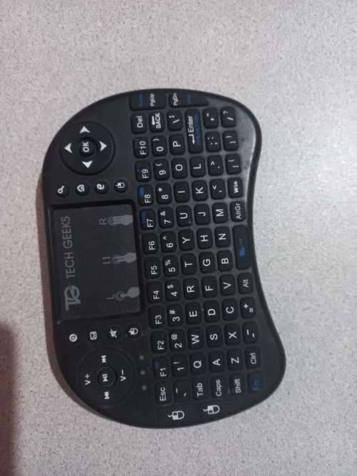 Tech Geeks 4K Android TV Box+Wireless Keyboard+DSTV Now & Netflix