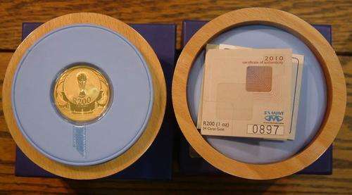 2010 *FIFA WORLD CUP* 1oz 24KT GOLD COIN IN WOODEN BALL WITH SA MINT BOX !!!
