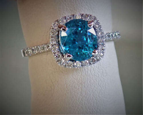 ***Video*** Outstanding Sky Blue Ziron 2.04ct. Oval Cut