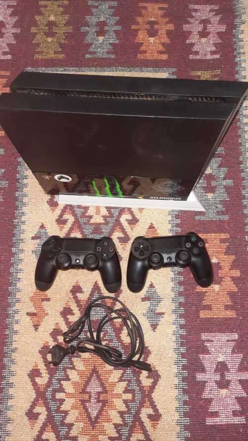PlayStation 4  500GB Console