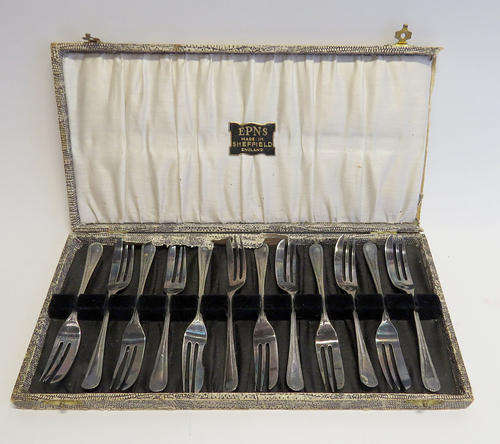 12 Vintage cake forks in faux snake skin box
