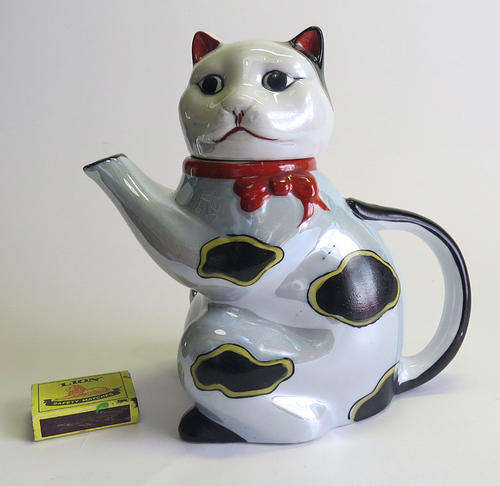 Cat Tea Pot - Delightfully kitsch