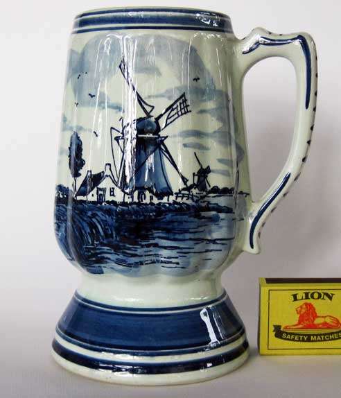 Large hand painted Delft beer mug
