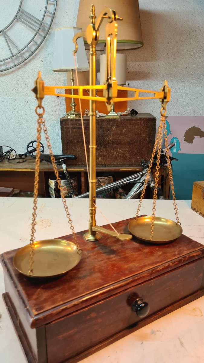 Antique Portable Avery Scale