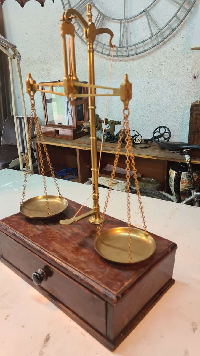 Antique Portable Avery Scale