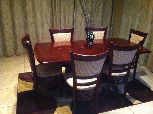 Stunning 7piece dining room set not to be missed***