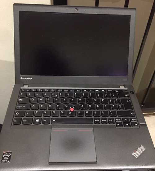 Lenovo X250 12" Core i5-5300U 8GB 500GB HDD AS GOOD AS NEW***
