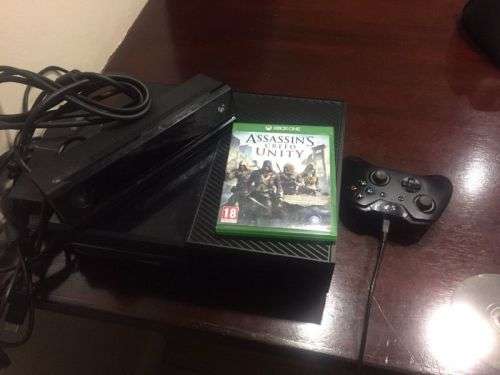 XBox One Console With Kinetic with one remote / one Game
