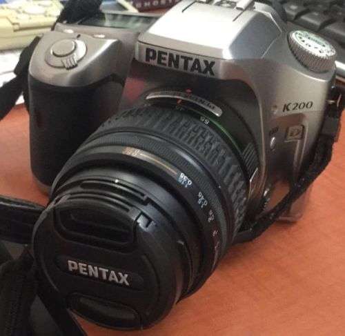 ***Bargain Pentax K200D Camera and Memory card ***