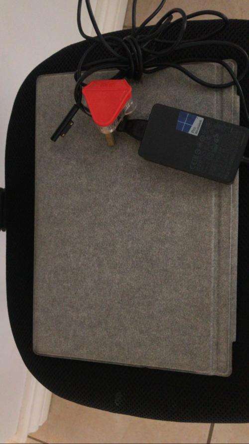 Microsoft Surface Pro 4 Tablet (12", 512 GB, 16GB RAM, intel i7-6650U 2.2GHz, Web Cam.