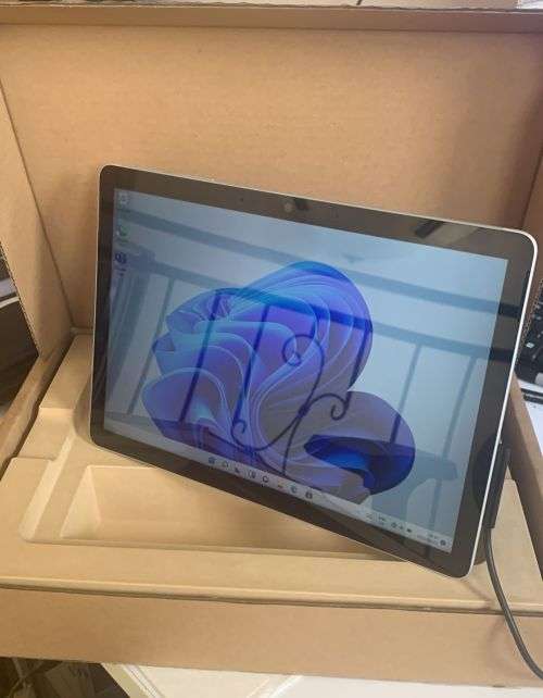 ***As New Microsoft Surface Go 3 - 10.5` Touchscreen - Intel® i3 10th Gen - 8GB Memory - 128GB SSD