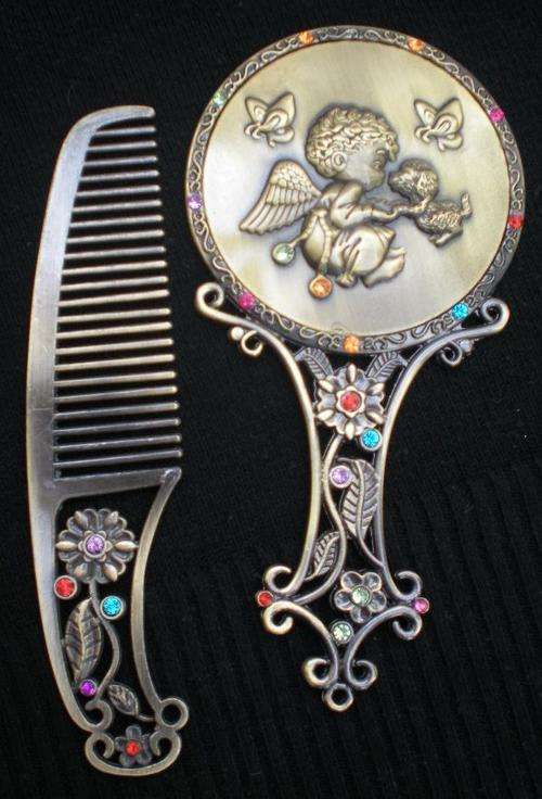 Mirror and comb set