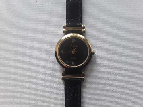 Beautiful Women`s Genuine Diamond Accent Quats With Genuine Leather Strap