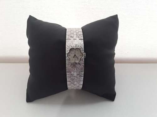 Beautiful Luxury Limit Women 17 Jewels Wristwatches