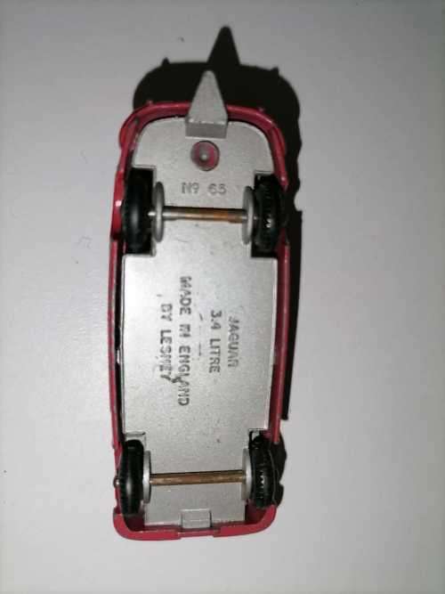 VINTAGE LESNEY MATCHBOX NO. 65 1962 JAGUAR 3.4 LITRE SEDAN