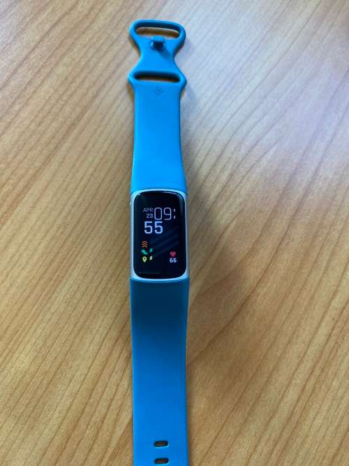 Fitbit Charge 5