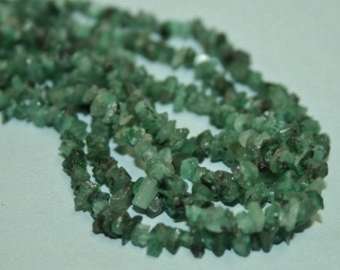 Natural EMERALD chipstrand +-90cm