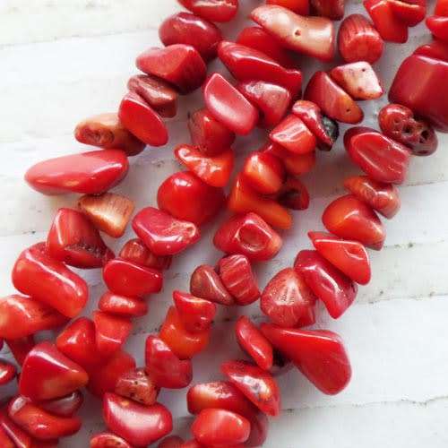 Natural RED CORAL chipstrand +-90cm