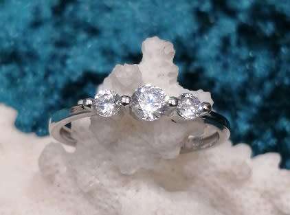 Sterling silver ring - Sparkling CUBIC ZIRCONIA - size 6 / M