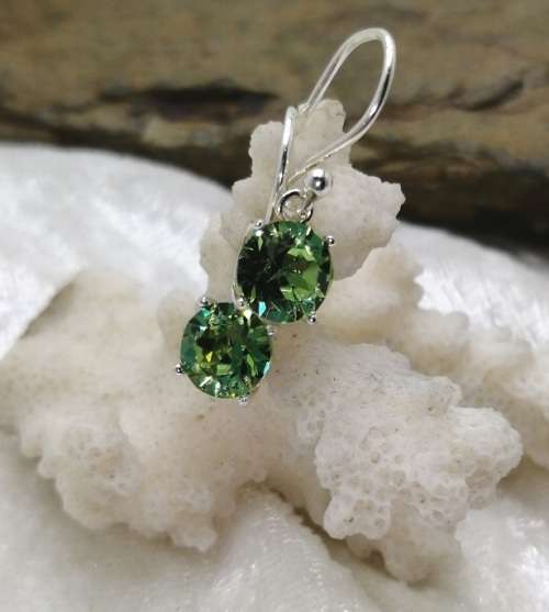 Sterling silver earrings - Sparkling CUBIC ZIRCONIA (green)