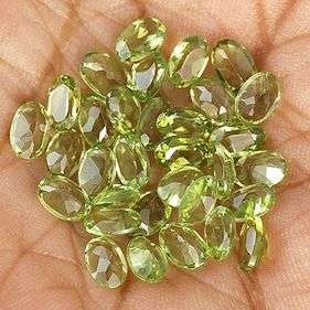 PERIDOT 6mm x 4mm oval facets (Burma) - 22 pieces available