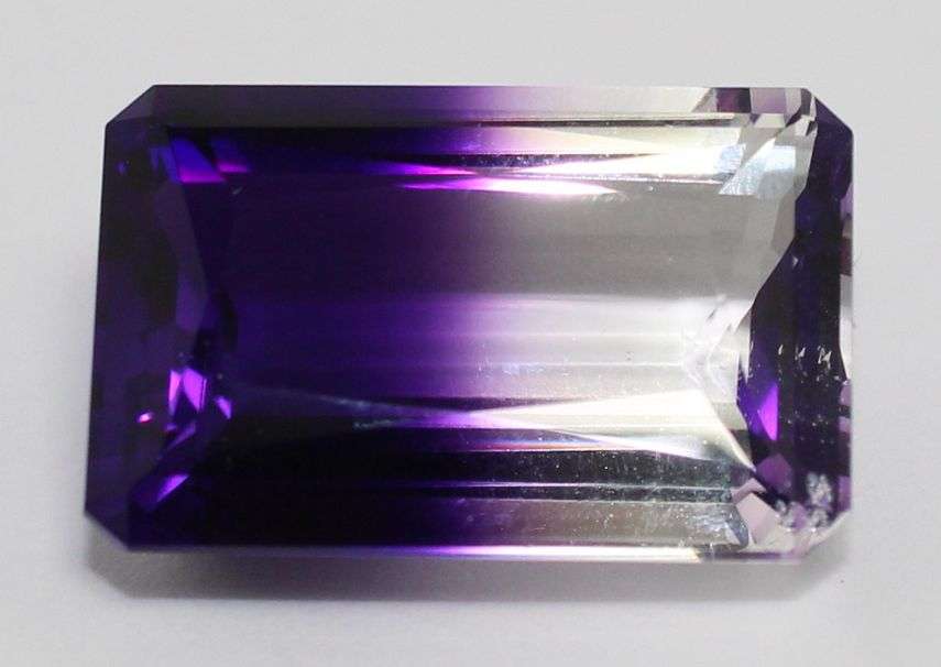 26.75 cts BI-COLOUR AMETHYST / AMETRINE octagon facet (Uruguay)