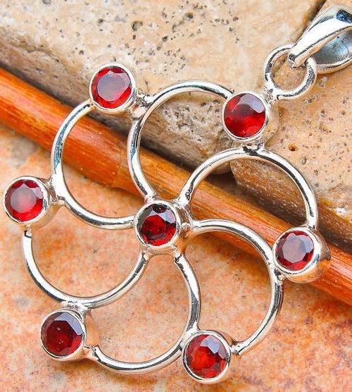 Sterling silver pendant - GARNET - Dreams Collection