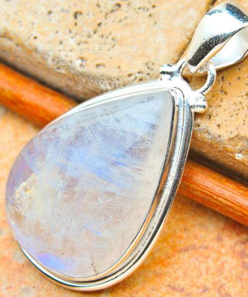 Sterling silver pendant - RAINBOW MOONSTONE - Dreams Collection
