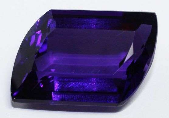 37.91 cts COLOUR SHIFT AMETHYST fancy cushion facet (Brazil)
