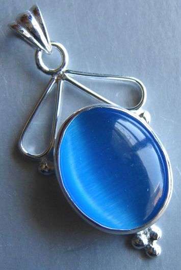 Natural CAT'S EYE / CHRYSOBERYL set in Sterling Silver