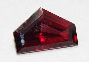 Natural GARNET fancy facet 3.53cts