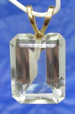 Natural CLEAR CRYSTAL QUARTZ pendant