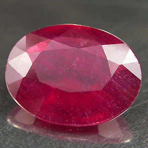 Gorgeous colour! 1.95 cts Natural pigeon blood red RUBY oval facet (Madagascar)