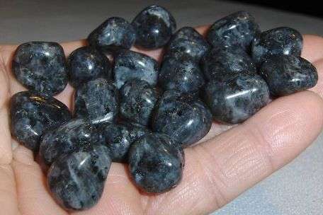 LARVAKITE / NORWEGIAN MOONSTONE