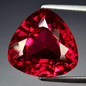 14.85 cts Natural Blood Red RUBY trillion facet (Madagascar)