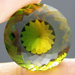 LUNCHTIME MADNESS! 21.51 cts 18mm Natural BI-COLOUR QUARTZ round facet (Africa)