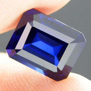 Beyond beautiful! 4.53 cts Natural CORNFLOWER BLUE SAPPHIRE emerald facet (Thailand)