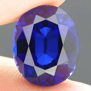 Beyond beautiful! 7.58 cts 12mm x 10mm Natural KASHMIRE BLUE SAPPHIRE oval facet (Thailand)