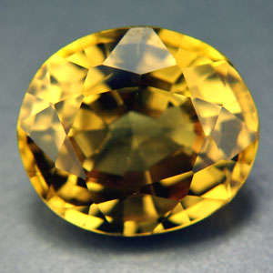 Absolutely gorgeous!!! 4.00 cts Natural GOLDEN YELLOW SAPPHIRE oval facet (Thailand)