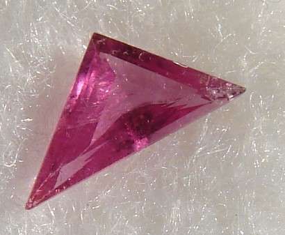 Natural 0.50 cts RUBELLITE TOURMALINE trilliant facet (Africa)