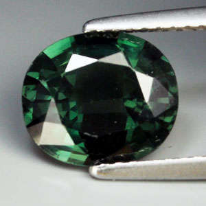 LUNCHTIME MADNESS! 2.55 cts GREEN SAPPHIRE oval facet (Africa)