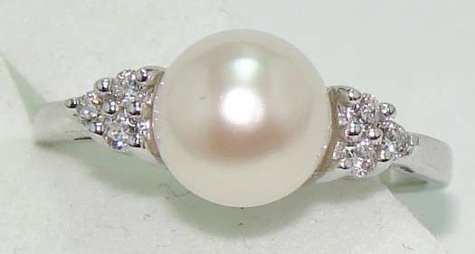 Sterling silver ring - PEARL & CREATED DIAMONDS (size 7.25 / O to P)