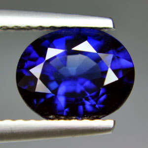 Stunning! 8.19 cts CORNFLOWER BLUE SAPPHIRE oval facet (Thailand)