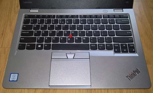 7th Gen ThinkPad 13 Signature Edition Core i7 vPro - 7500U @2.7GHz 256 SSD 16Gb Ram Touch Screen