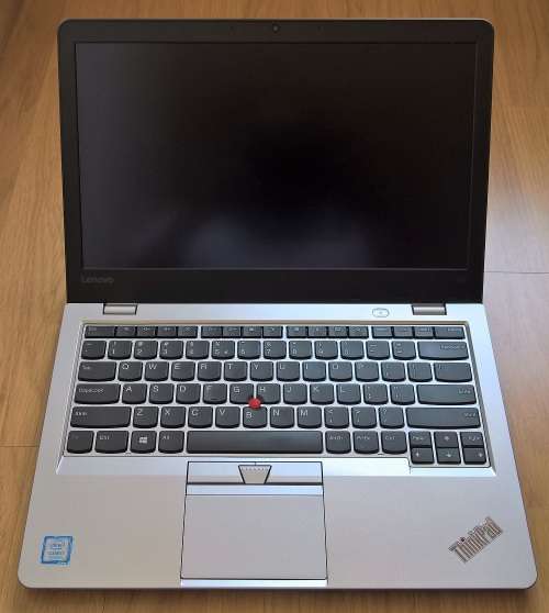7th Gen ThinkPad 13 Signature Edition Core i7 vPro - 7500U @2.7GHz 256 SSD 16Gb Ram Touch Screen