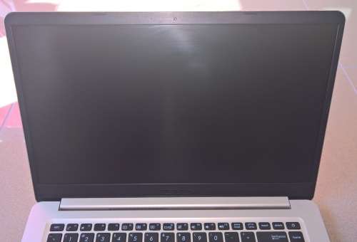 8TH GEN ASUS VivoBook S15 510UF Core i7 8550U CPU @1.8GHZ 8GB RAM 256 SSD NVIDIA GEFORCE MX130 2GB