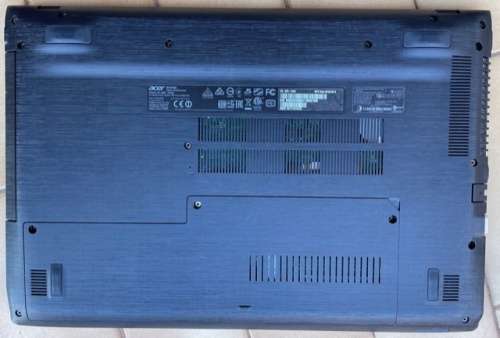 Acer Aspire E5 - 575 - 74VK Core i7-7500U 2.7GHz, 8Gb Ram, 256 SSD