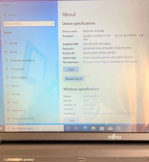 Fujitsu Lifebook AH530 Core i3-M370, CPU @2.4Ghz, 4GB Ram, 320GB HDD